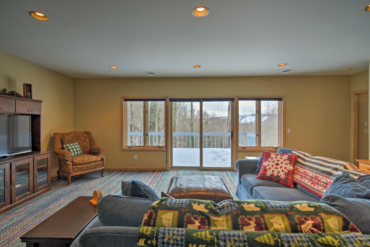 Resort-Style Harbor Springs Home With 2 Decks! Bagian luar foto