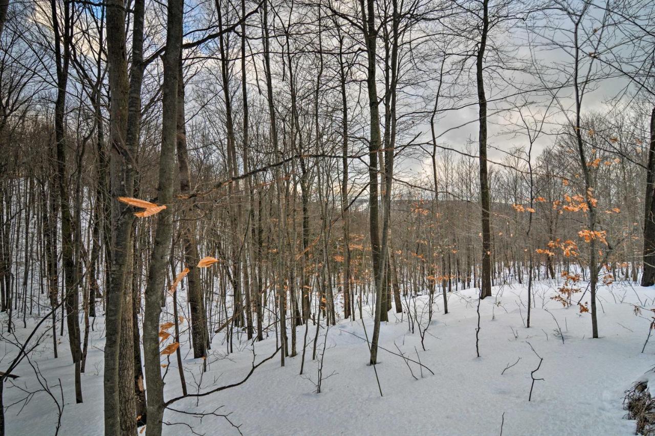 Resort-Style Harbor Springs Home With 2 Decks! Bagian luar foto